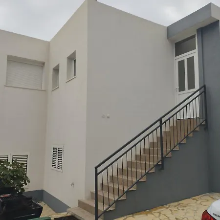 Apartment Miami Podstrana