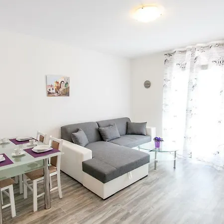 Miami Apartment *